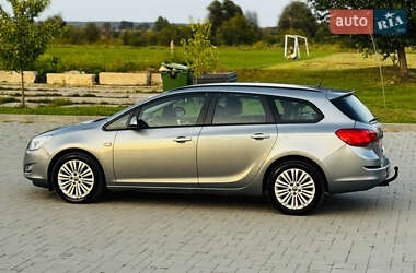 Универсал Opel Astra 2012 в 