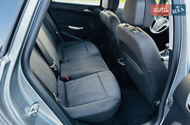 Универсал Opel Astra 2012 в 