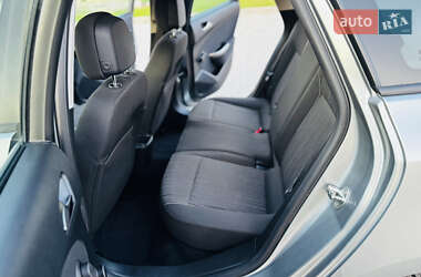 Универсал Opel Astra 2012 в 