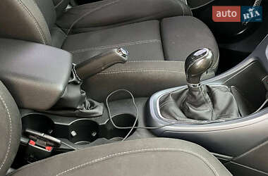 Универсал Opel Astra 2013 в 