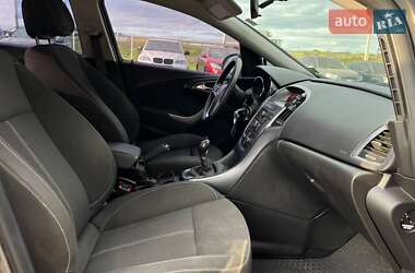 Универсал Opel Astra 2013 в 