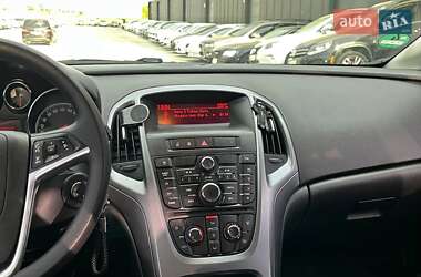 Универсал Opel Astra 2013 в 