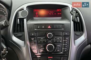 Универсал Opel Astra 2013 в 