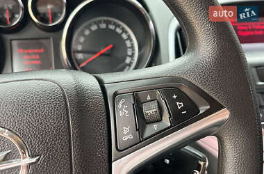 Универсал Opel Astra 2013 в 