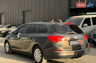 Универсал Opel Astra 2013 в 