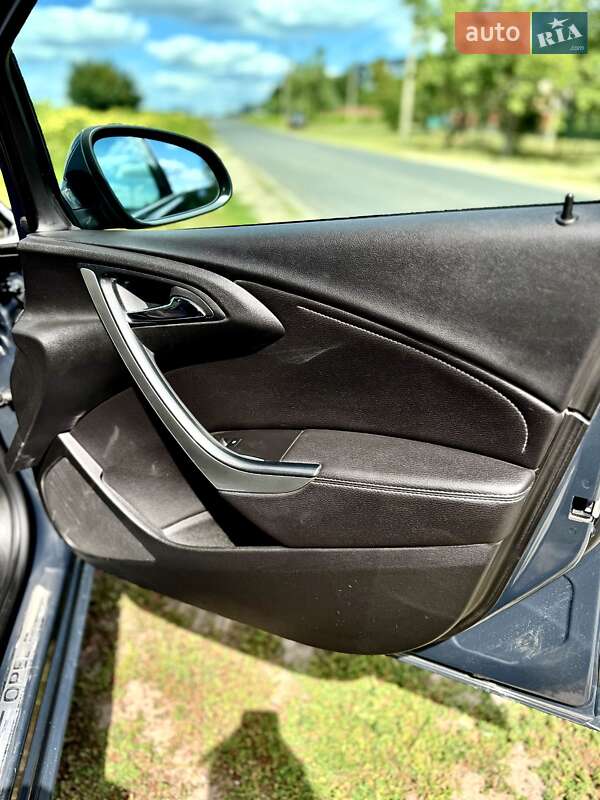 Универсал Opel Astra 2014 в Полтаве