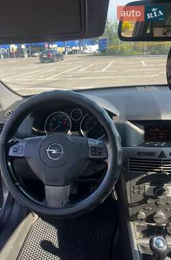 Универсал Opel Astra 2005 в 