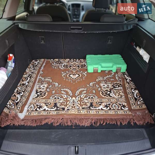 Универсал Opel Astra 2013 в Львове