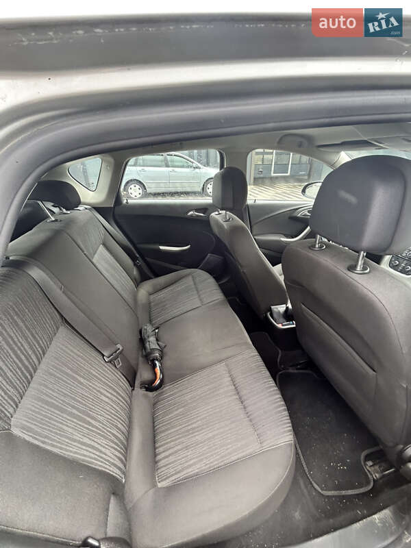 Хэтчбек Opel Astra 2011 в Львове