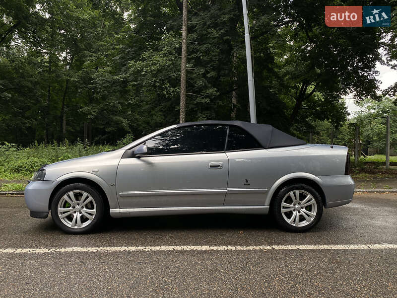 Кабриолет Opel Astra 2002 в Черновцах