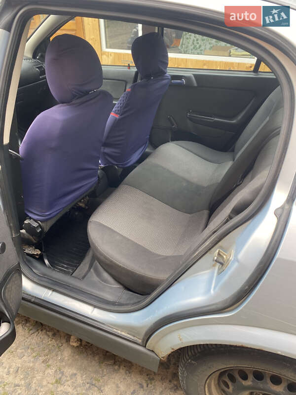 Седан Opel Astra 2004 в Луцке