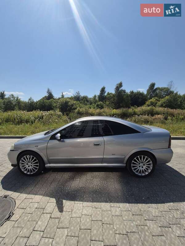 Купе Opel Astra 2002 в Львове