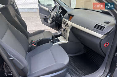 Хэтчбек Opel Astra 2009 в 