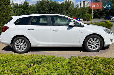 Универсал Opel Astra 2011 в 