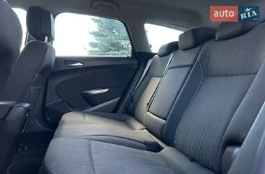 Универсал Opel Astra 2011 в 