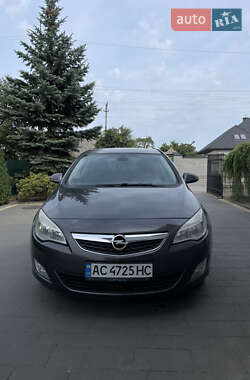 Хэтчбек Opel Astra 2012 в 