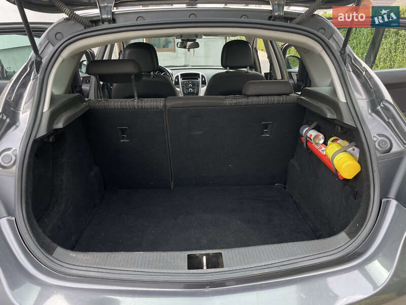 Хэтчбек Opel Astra 2012 в Киеве