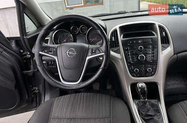 Хэтчбек Opel Astra 2012 в 