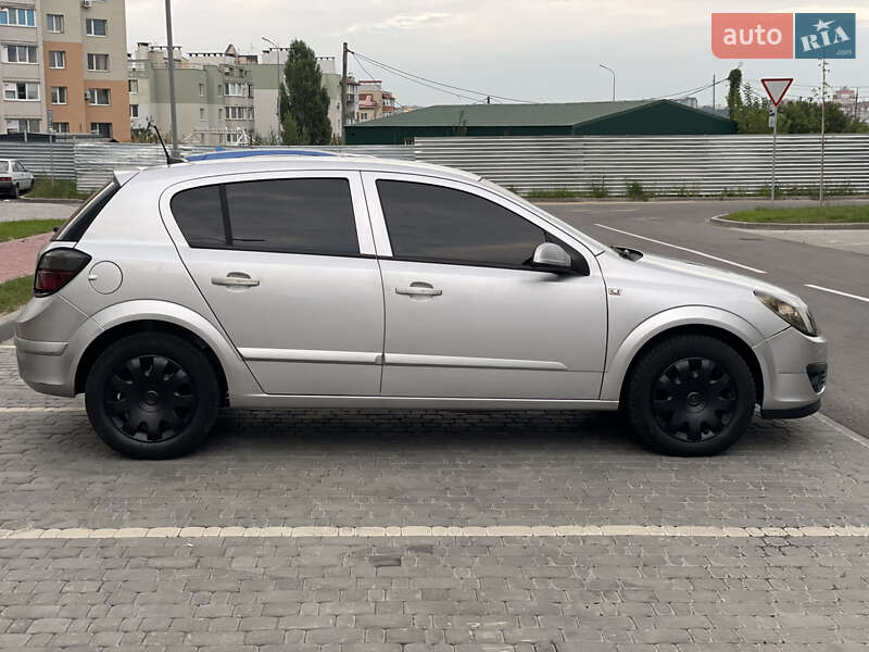 Хэтчбек Opel Astra 2007 в Виннице