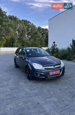 Универсал Opel Astra 2008 в Луцке