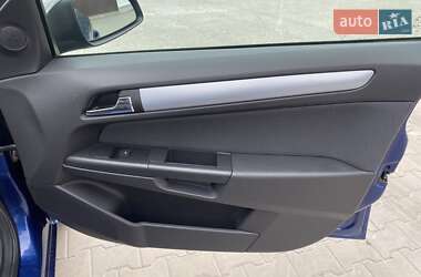 Хэтчбек Opel Astra 2006 в 