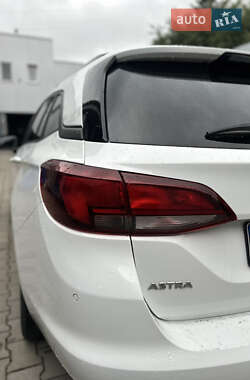Универсал Opel Astra 2016 в 