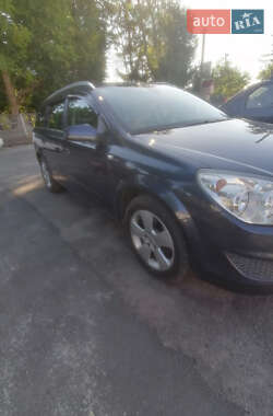 Универсал Opel Astra 2008 в Липовце