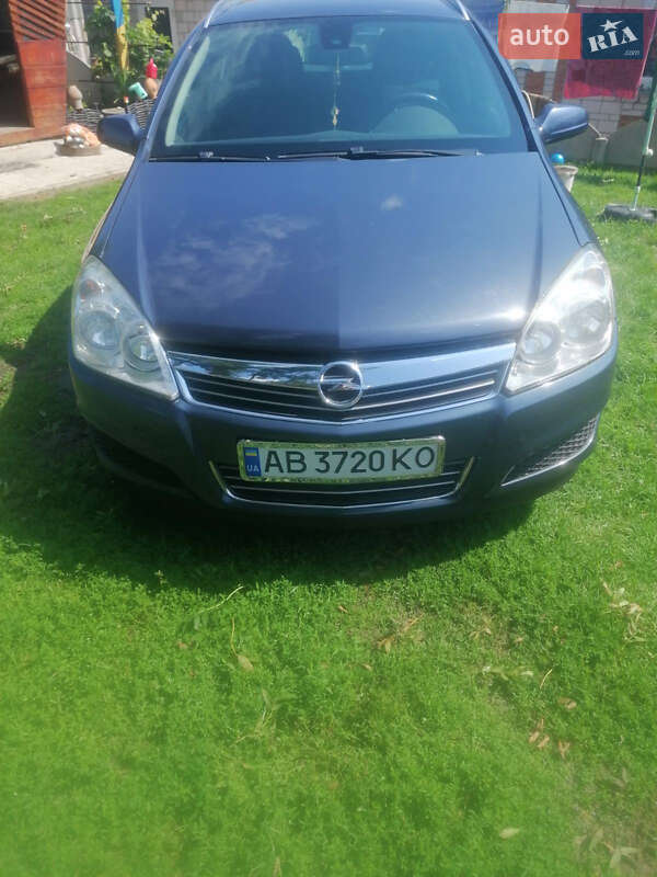 Универсал Opel Astra 2008 в Липовце