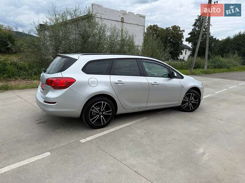 Универсал Opel Astra 2012 в Косове фото 3 Универсал Opel Astra 2012 в Косове