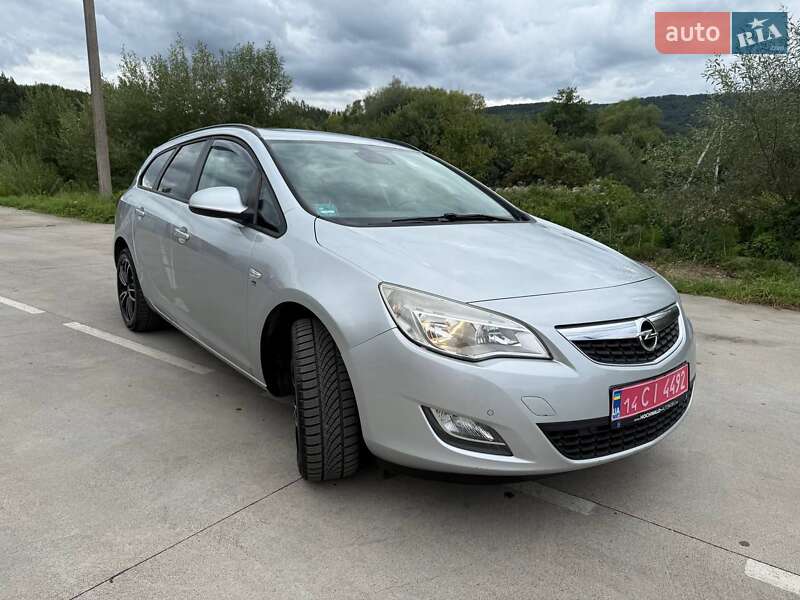 Универсал Opel Astra 2012 в Косове фото 9 Универсал Opel Astra 2012 в Косове