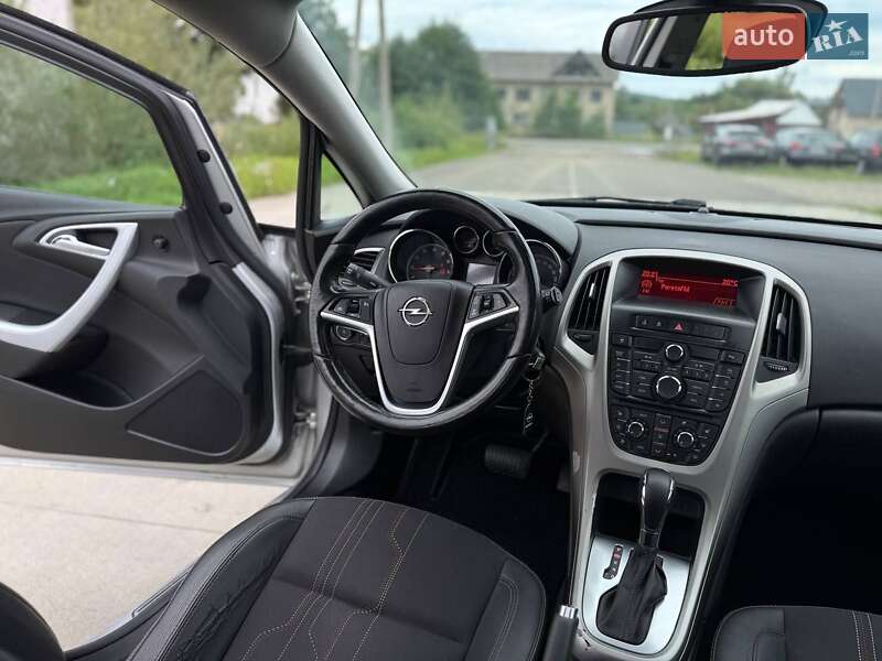 Универсал Opel Astra 2012 в Косове фото 31 Универсал Opel Astra 2012 в Косове