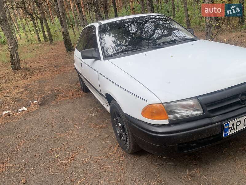 Хэтчбек Opel Astra 1992 в Запорожье