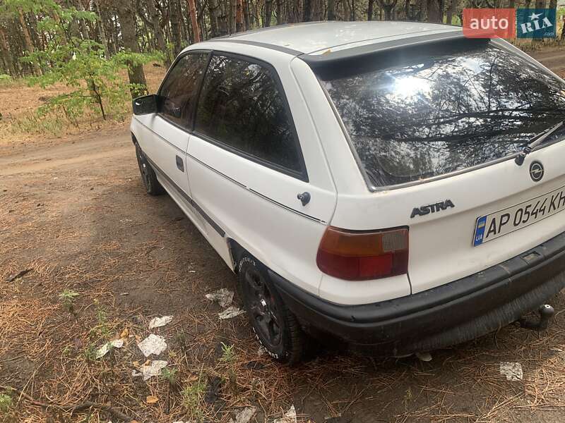 Хэтчбек Opel Astra 1992 в Запорожье