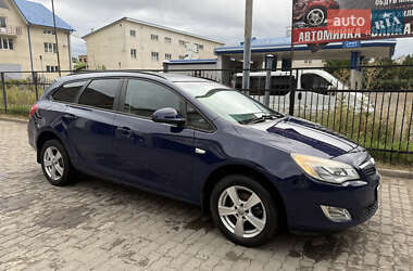 Универсал Opel Astra 2011 в Черновцах