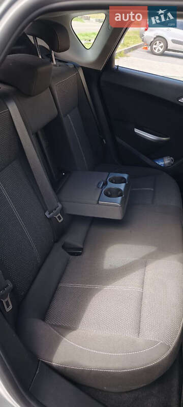 Хэтчбек Opel Astra 2011 в Львове