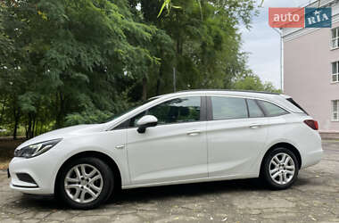 Универсал Opel Astra 2018 в 
