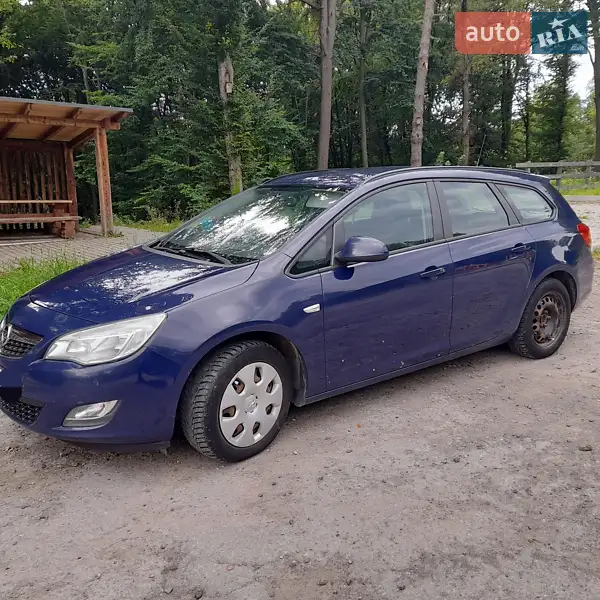 Opel Astra 2011