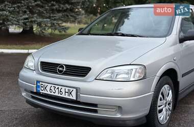 Седан Opel Astra 2008 в 