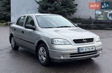 Седан Opel Astra 2008 в 