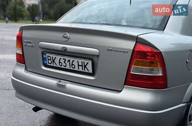 Седан Opel Astra 2008 в 