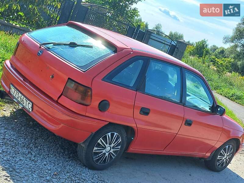 Хэтчбек Opel Astra 1996 в Самборе