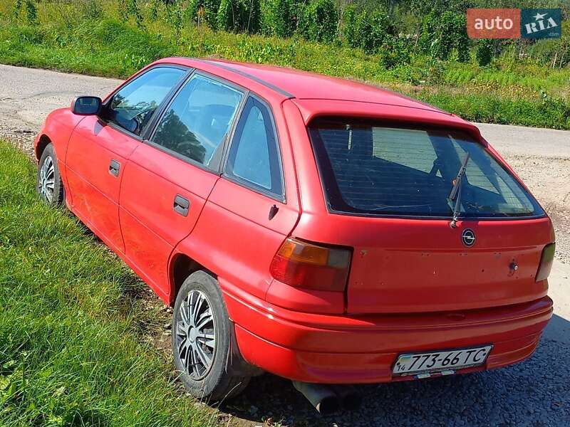Хэтчбек Opel Astra 1996 в Самборе