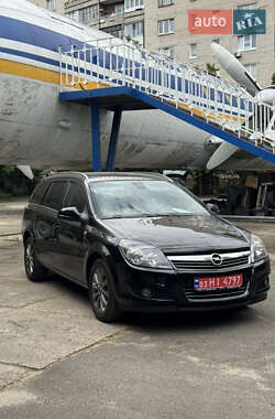 Универсал Opel Astra 2010 в Луцке