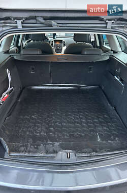 Универсал Opel Astra 2012 в 
