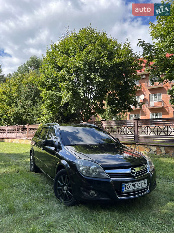 Универсал Opel Astra 2010 в 