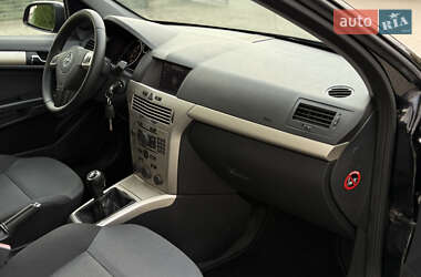 Универсал Opel Astra 2009 в 