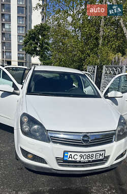 Хэтчбек Opel Astra 2009 в 