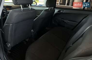 Седан Opel Astra 2013 в 