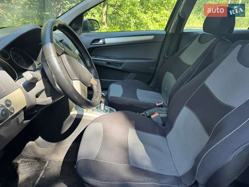 Хэтчбек Opel Astra 2007 в Житомире