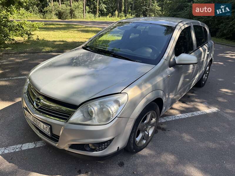 Хэтчбек Opel Astra 2007 в Житомире